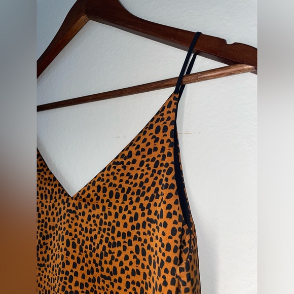 Express Reversible Animal leopard Print V-
Neck Spaghetti Strap Cami Top NWOT - Picture 4 of 11